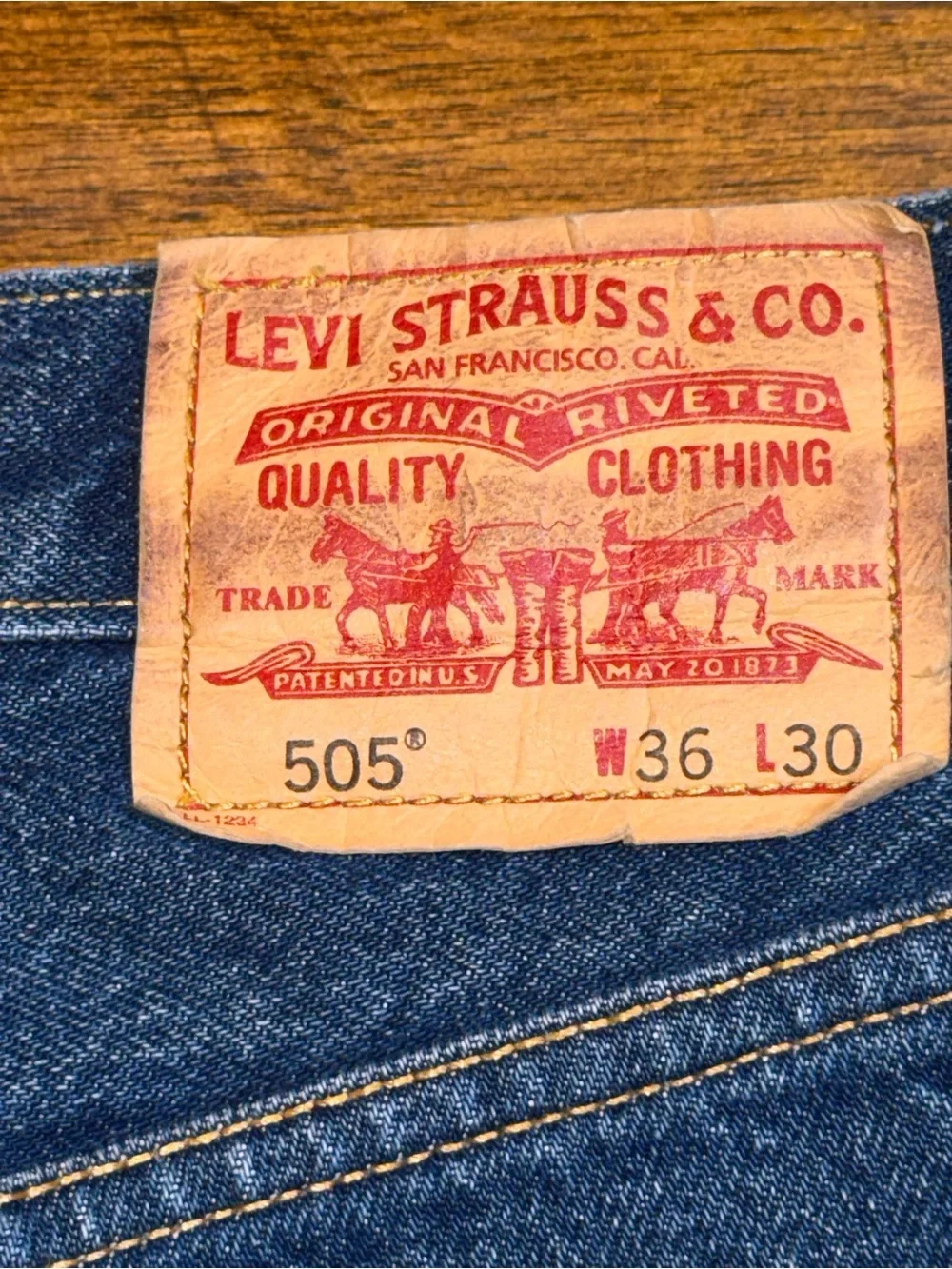 Levis 505 Jeans Mens 36x30 Blue Medium Wash Straight Leg Timeless Heritage